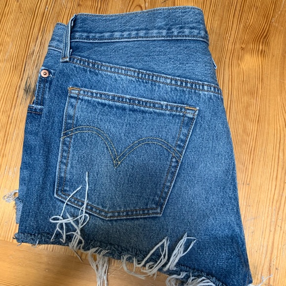 Levi Jean Shorts - Picture 5 of 5
